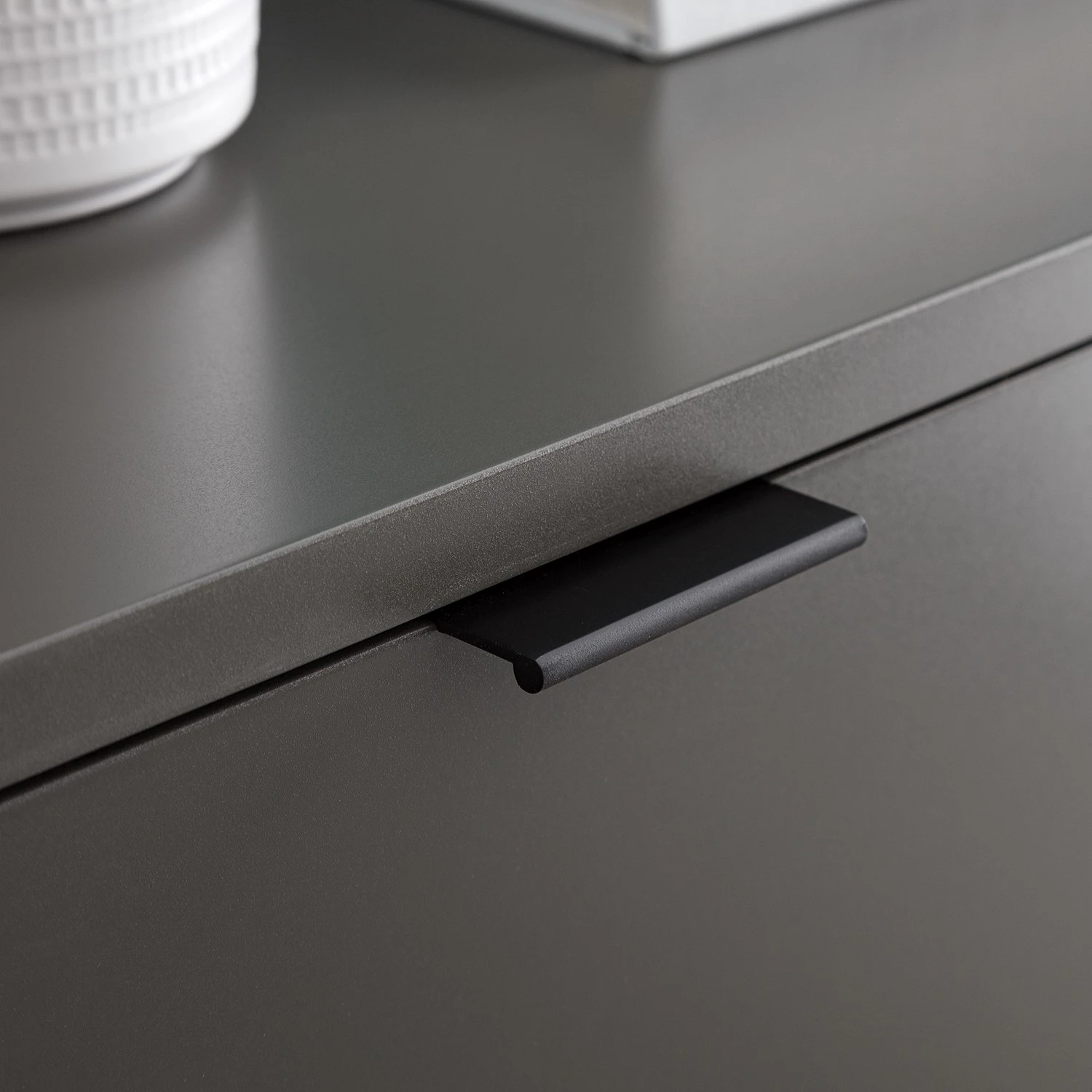 Studio Copenhagen Hochkommode Harma - Dunkelgrau 10 Studio Copenhagen Hochkommode Harma - Dunkelgrau – Bild 10