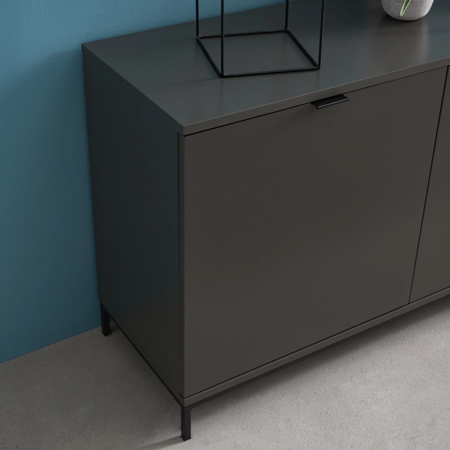 Studio Copenhagen Sideboard Harma I - Dunkelgrau 16 Studio Copenhagen Sideboard Harma I - Dunkelgrau – Bild 16