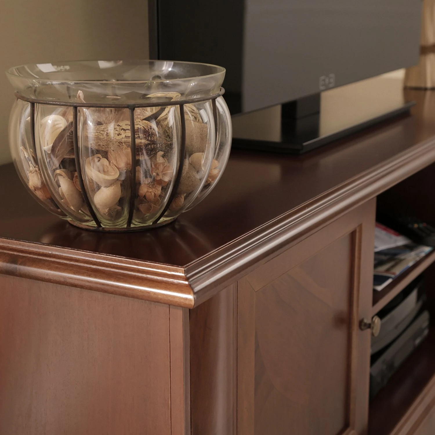 Montreux TV-Kommode Materro - Ayous teilmassiv - Antikbraun 6 Montreux TV-Kommode Materro - Ayous teilmassiv - Antikbraun – Bild 6