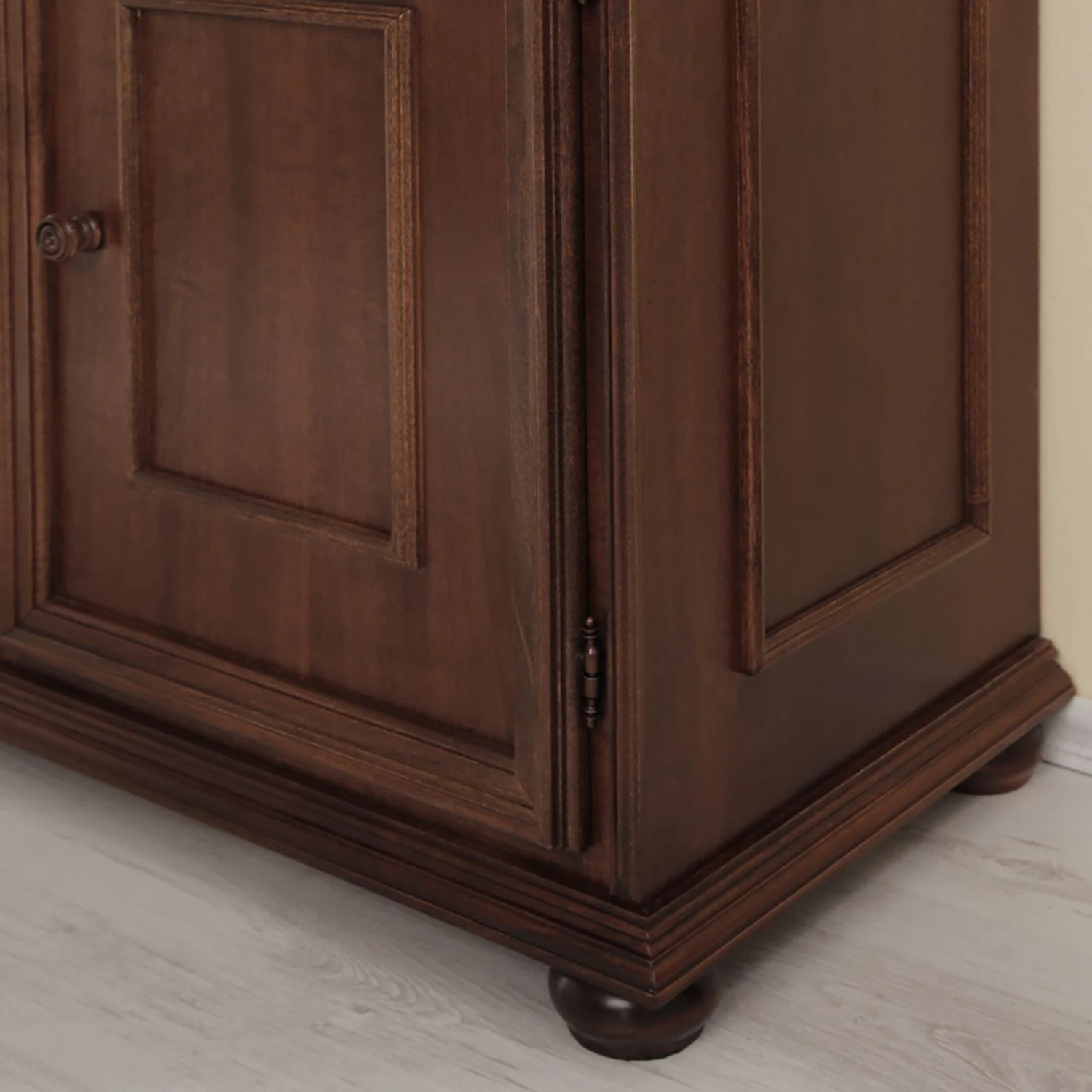 Montreux Sideboard Arabella I - Ayous teilmassiv - Antikbraun 8 Montreux Sideboard Arabella I - Ayous teilmassiv - Antikbraun – Bild 8