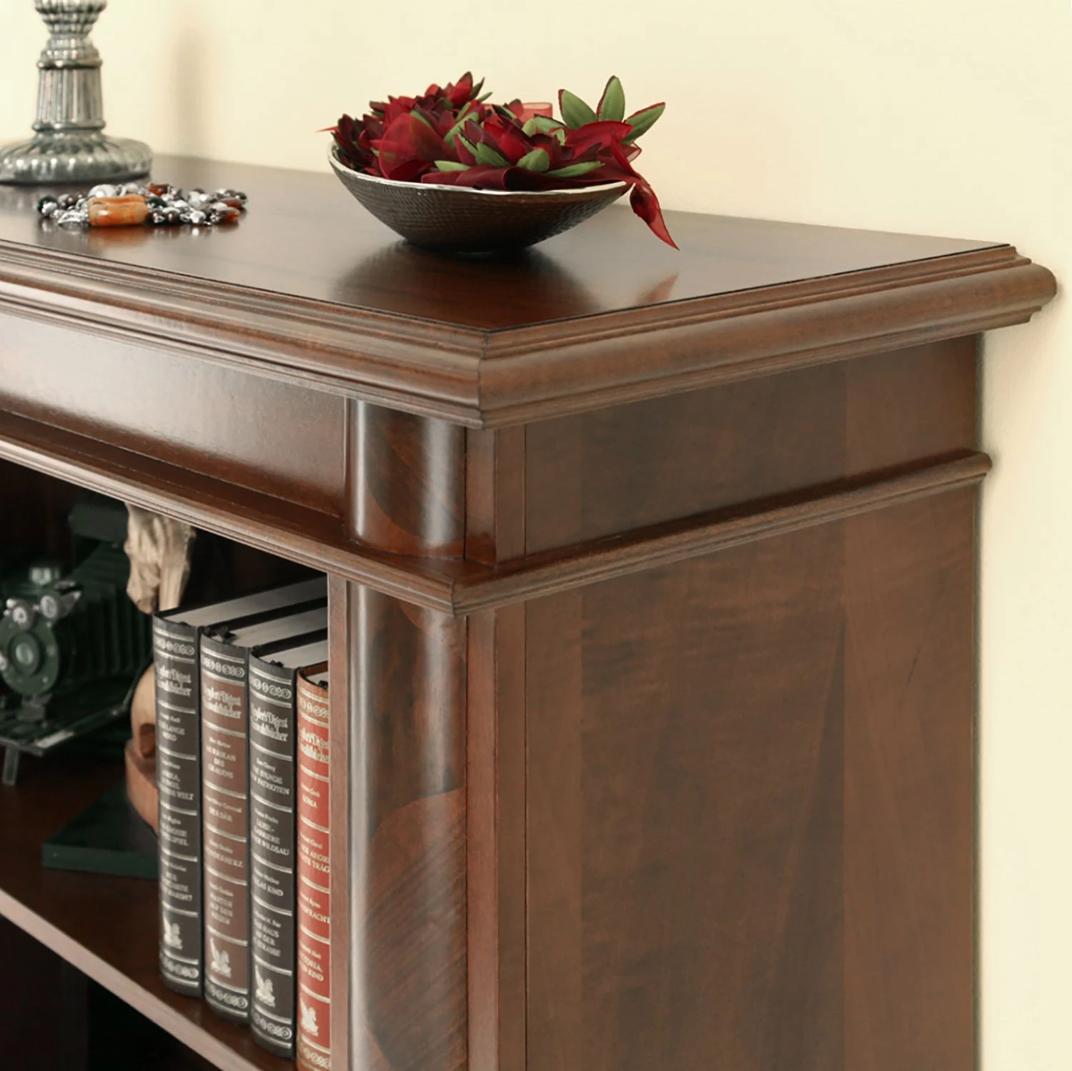 Montreux Mehrzweckregal Materro I - Echtholzfurnier - Nussbaum Antik 5 Montreux Mehrzweckregal Materro I - Echtholzfurnier - Nussbaum Antik – Bild 5