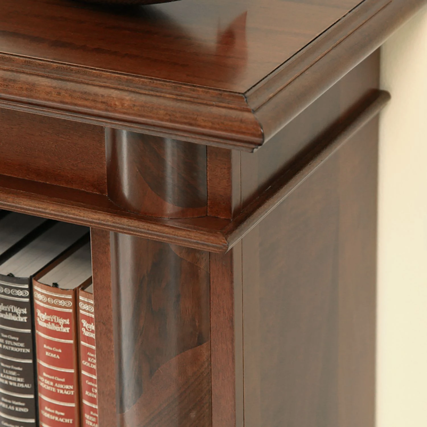 Montreux Mehrzweckregal Materro I - Echtholzfurnier - Nussbaum Antik 7 Montreux Mehrzweckregal Materro I - Echtholzfurnier - Nussbaum Antik – Bild 7