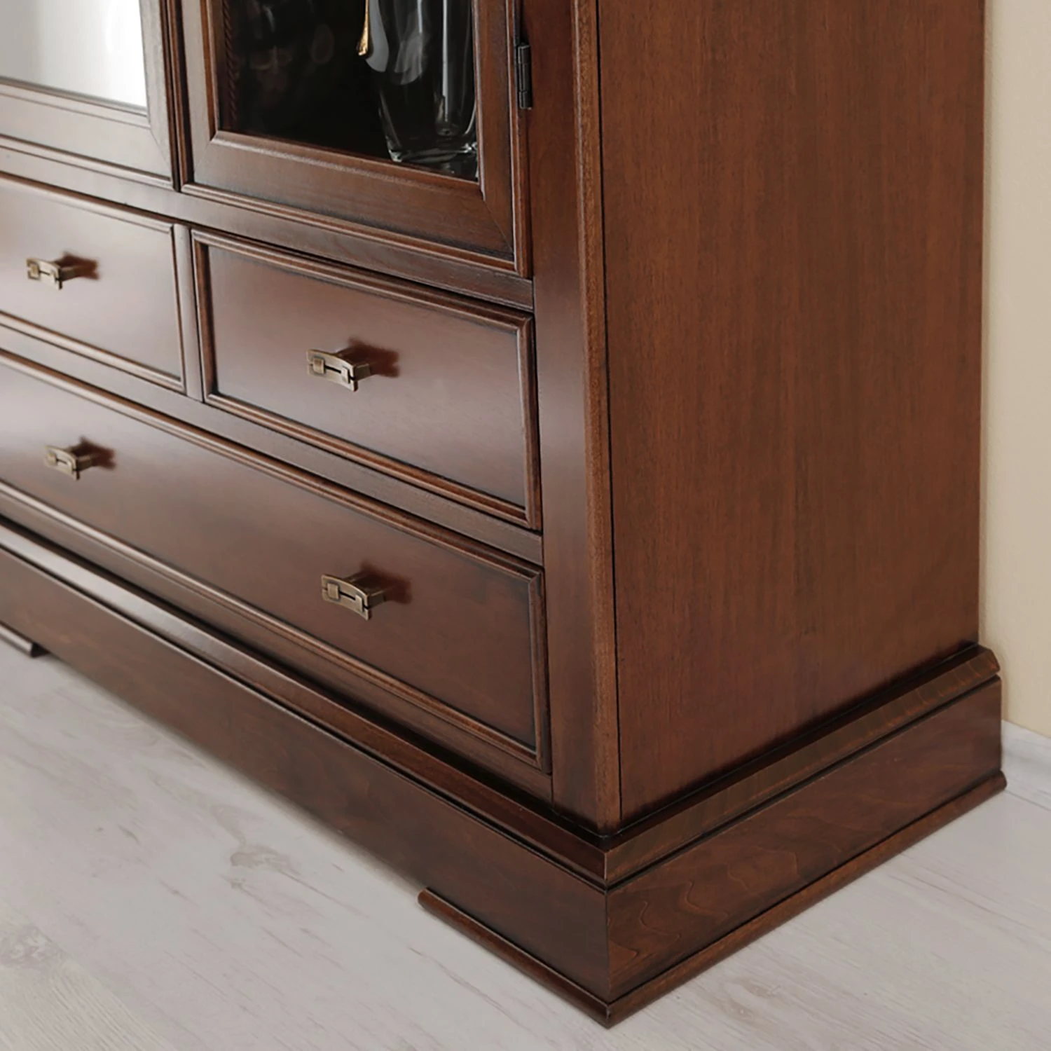 Montreux Vitrinenschrank Siena - Ayous teilmassiv - Antikbraun 9 Montreux Vitrinenschrank Siena - Ayous teilmassiv - Antikbraun – Bild 9