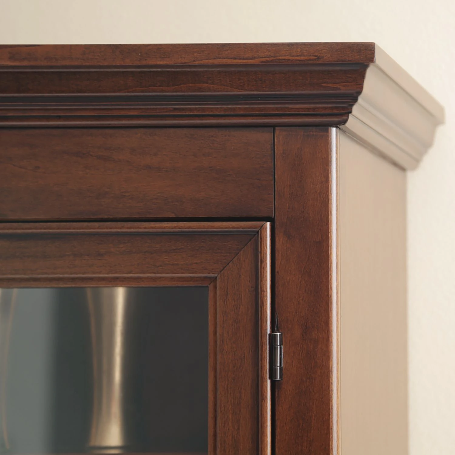 Montreux Vitrinenschrank Siena - Ayous teilmassiv - Antikbraun 11 Montreux Vitrinenschrank Siena - Ayous teilmassiv - Antikbraun – Bild 11