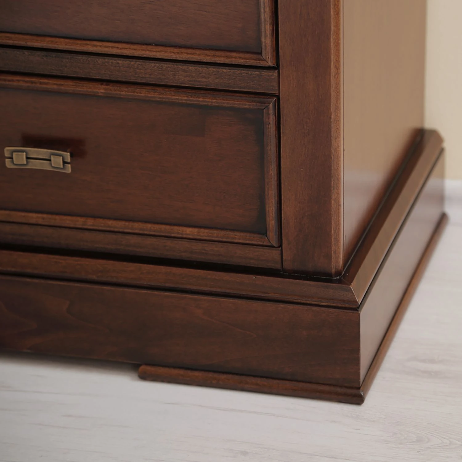 Montreux Vitrinenschrank Siena - Ayous teilmassiv - Antikbraun 12 Montreux Vitrinenschrank Siena - Ayous teilmassiv - Antikbraun – Bild 12