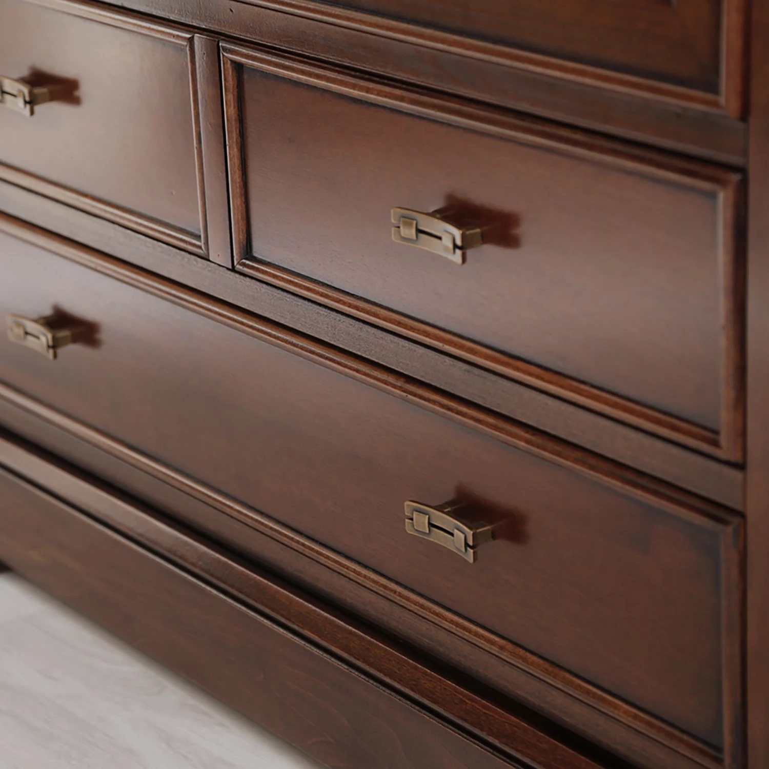 Montreux Vitrinenschrank Siena - Ayous teilmassiv - Antikbraun 13 Montreux Vitrinenschrank Siena - Ayous teilmassiv - Antikbraun – Bild 13