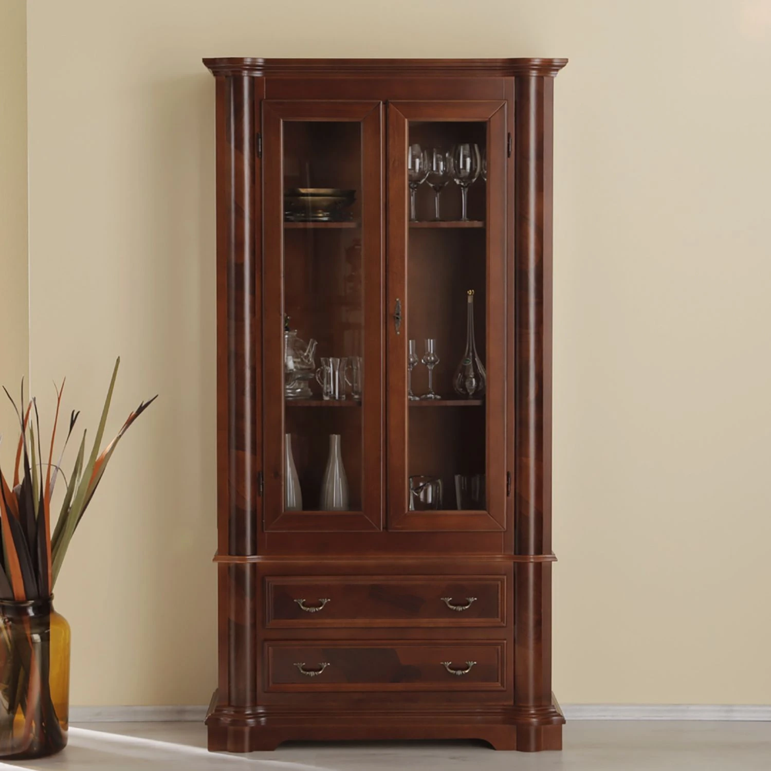 Montreux Vitrine Pevy - Ayous teilmassiv - Antikbraun 3 Montreux Vitrine Pevy - Ayous teilmassiv - Antikbraun – Bild 3