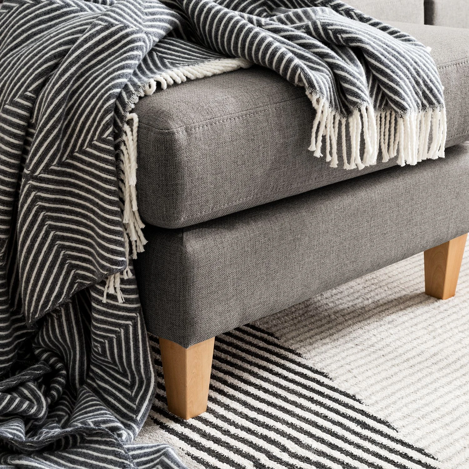 Norrwood Ecksofa MAISON 2-Sitzer mit Longchair - Webstoff Inas: Cubanit - Longchair davorstehend links 12 Norrwood Ecksofa MAISON 2-Sitzer mit Longchair - Webstoff Inas: Cubanit - Longchair davorstehend links – Bild 12