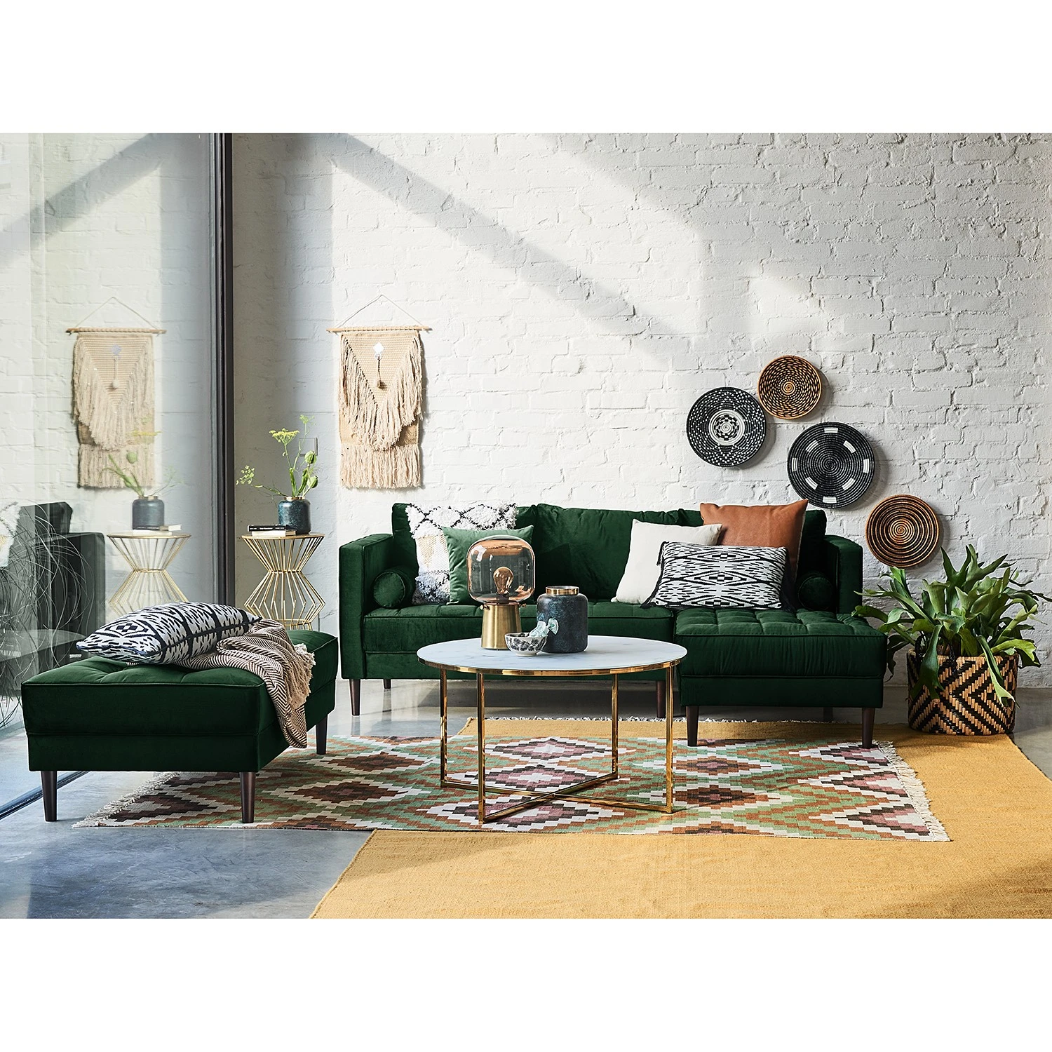 Eva Padberg Collection Ecksofa LAONA - Samt Pauno: Dunkelgrün - Longchair davorstehend rechts - Mit Hocker 2 Eva Padberg Collection Ecksofa LAONA - Samt Pauno: Dunkelgrün - Longchair davorstehend rechts - Mit Hocker – Bild 2