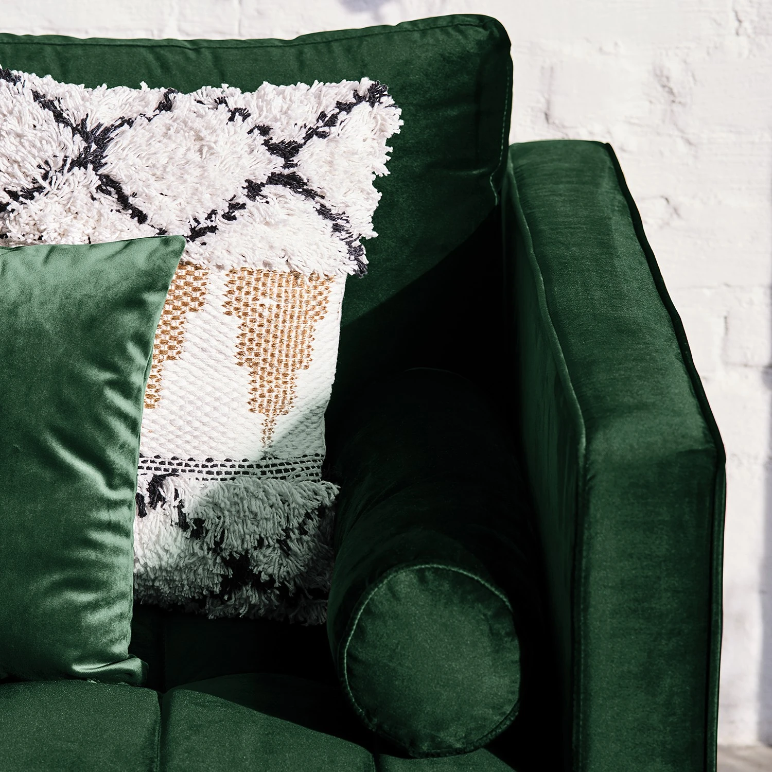 Eva Padberg Collection Ecksofa LAONA - Samt Pauno: Dunkelgrün - Longchair davorstehend rechts - Mit Hocker 10 Eva Padberg Collection Ecksofa LAONA - Samt Pauno: Dunkelgrün - Longchair davorstehend rechts - Mit Hocker – Bild 10