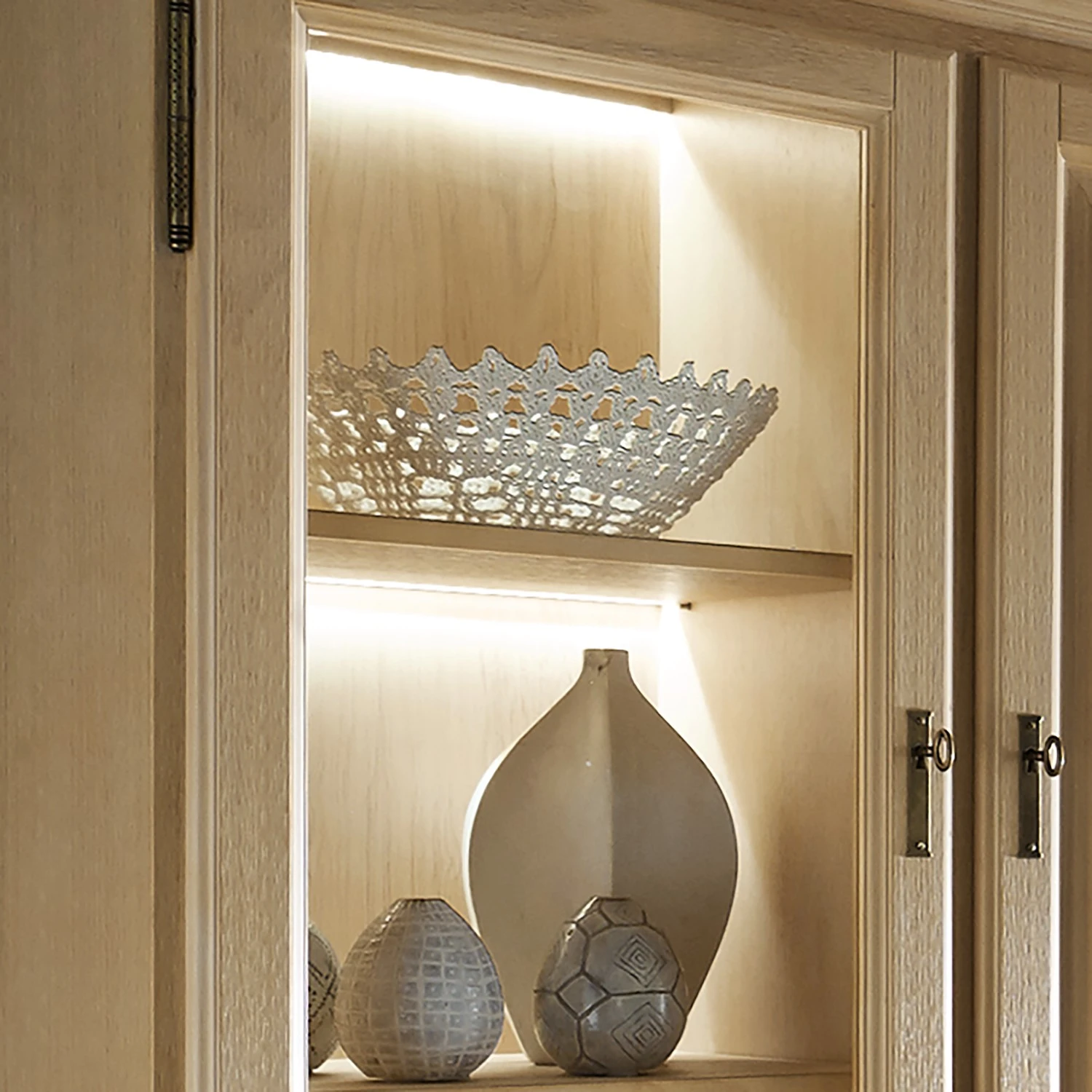 Ridgevalley Vitrinenschrank Breddin III - Pinie massiv - mit Beleuchtung 3 Ridgevalley Vitrinenschrank Breddin III - Pinie massiv - mit Beleuchtung – Bild 3