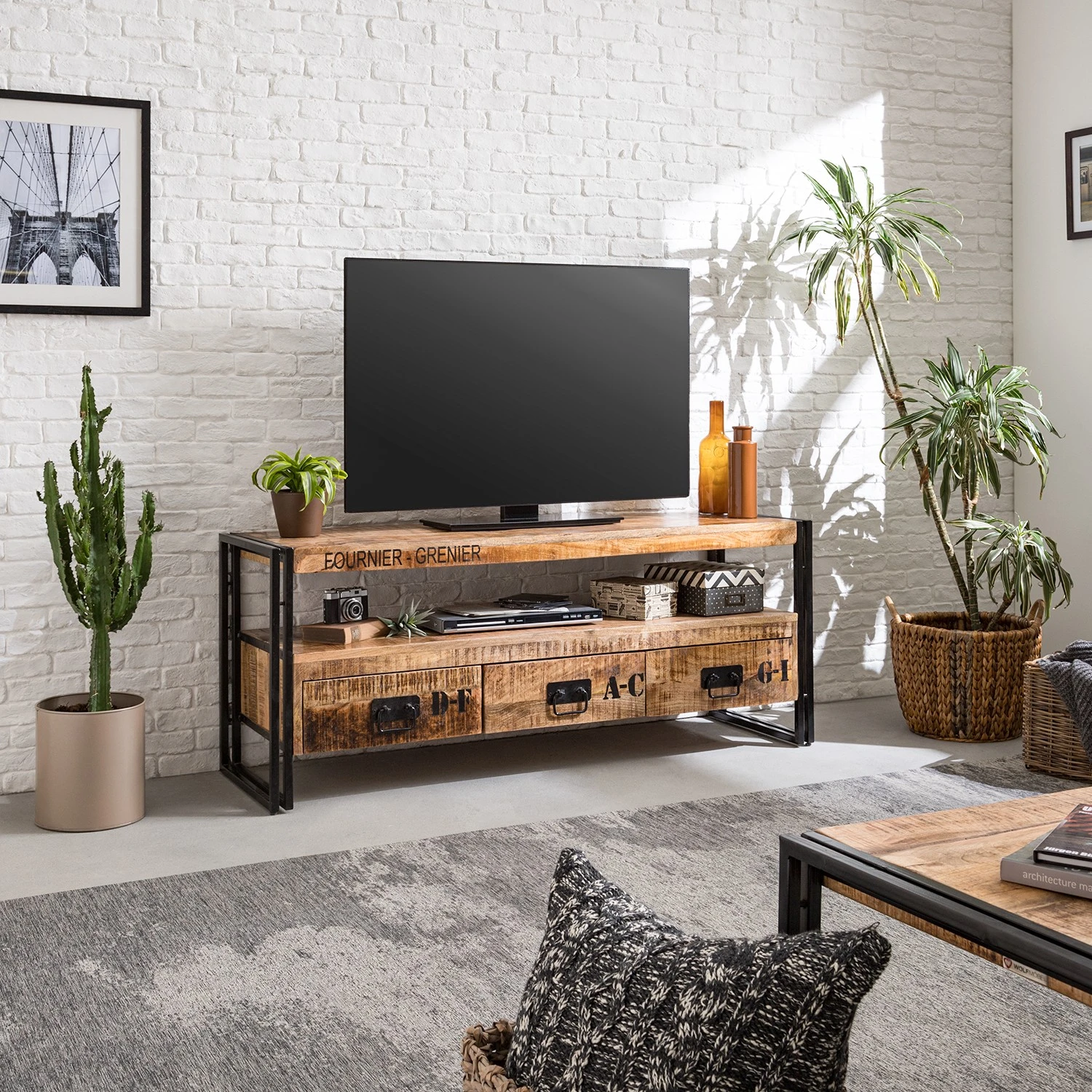 Wolf-Möbel TV-Lowboard Iron - Mango massiv / Eisen 3 Wolf-Möbel TV-Lowboard Iron - Mango massiv / Eisen – Bild 3