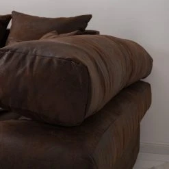 Mooved Bigsofa Naomi IV - Microfaser Goda: Bisonbraun -Wohnzimmermöbel boutique en ligne 1000113432 220331 120 DETAILS P000000001000113432