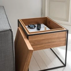 Studio Copenhagen Beistelltisch Cubus I - Eiche Massiv / Metall - Eiche 22 Studio Copenhagen Beistelltisch Cubus I - Eiche Massiv / Metall - Eiche -Wohnzimmermöbel boutique en ligne 1000114081 190417 14473300019 GALLERYIMAGES P000000001000114081