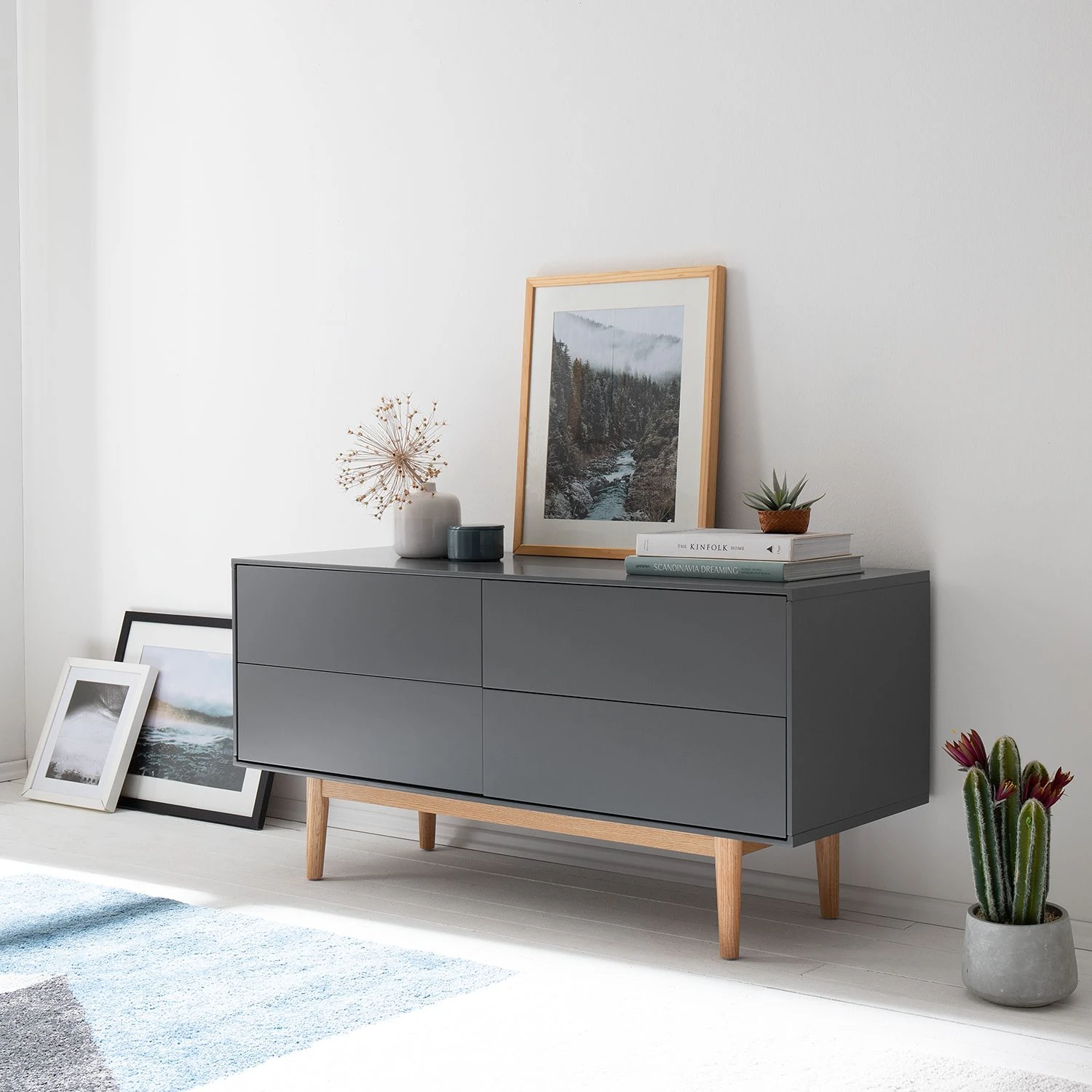 Mørteens Sideboard Lindholm V - Eiche teilmassiv - Grau / Eiche 2 Mørteens Sideboard Lindholm V - Eiche teilmassiv - Grau / Eiche – Bild 2