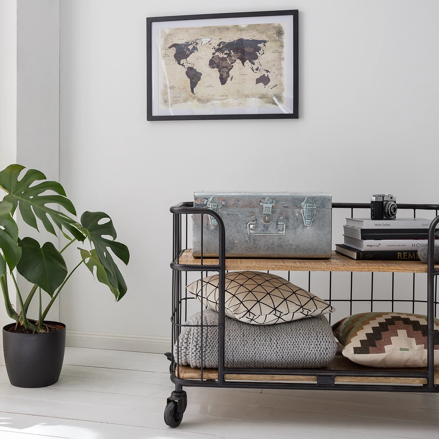 Ars manufacti Regal Namber II - Mango massiv / Metall - Mango / Schwarz 14 Ars manufacti Regal Namber II - Mango massiv / Metall - Mango / Schwarz – Bild 14