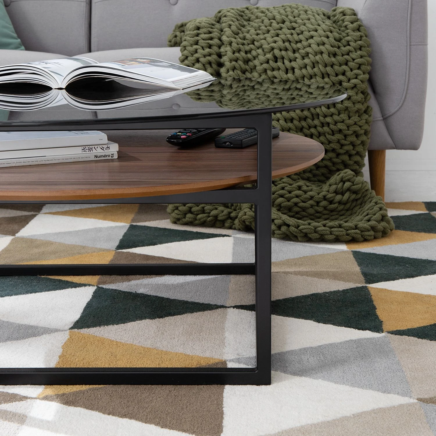 Studio Copenhagen Couchtisch Sumstad - Rauchglas / Metall - Nussbaum / Schwarz 10 Studio Copenhagen Couchtisch Sumstad - Rauchglas / Metall - Nussbaum / Schwarz – Bild 10