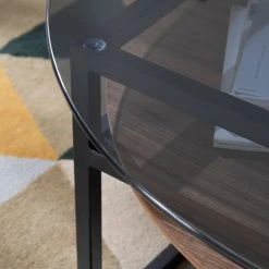 Studio Copenhagen Couchtisch Sumstad - Rauchglas / Metall - Nussbaum / Schwarz 22 Studio Copenhagen Couchtisch Sumstad - Rauchglas / Metall - Nussbaum / Schwarz -Wohnzimmermöbel boutique en ligne 1000123773 190321 17260300005 GALLERYIMAGES P000000001000123773