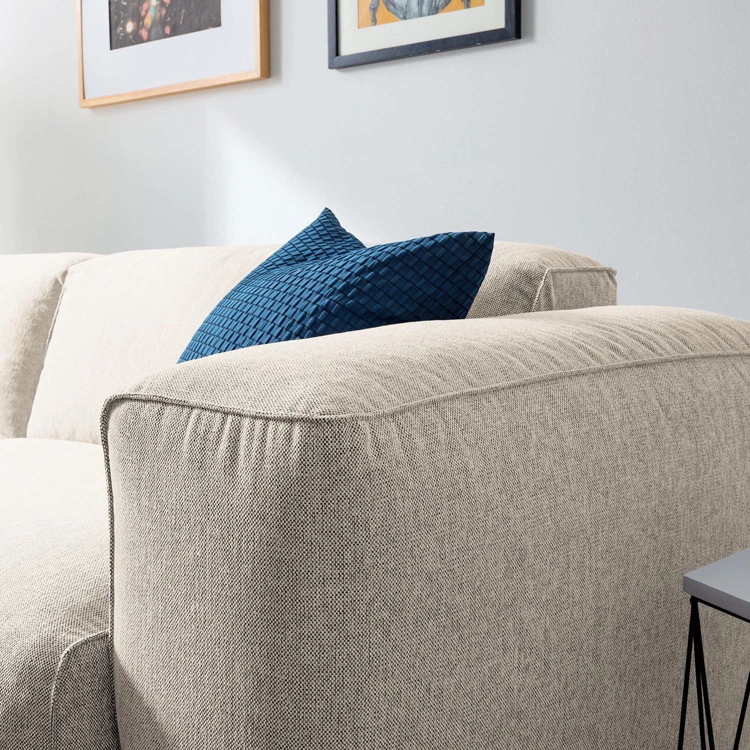 Studio Copenhagen Ecksofa HUDSON 1,5-Sitzer mit Longchair - Webstoff Saia: Beige - Longchair davorstehend links 8 Studio Copenhagen Ecksofa HUDSON 1,5-Sitzer mit Longchair - Webstoff Saia: Beige - Longchair davorstehend links – Bild 8