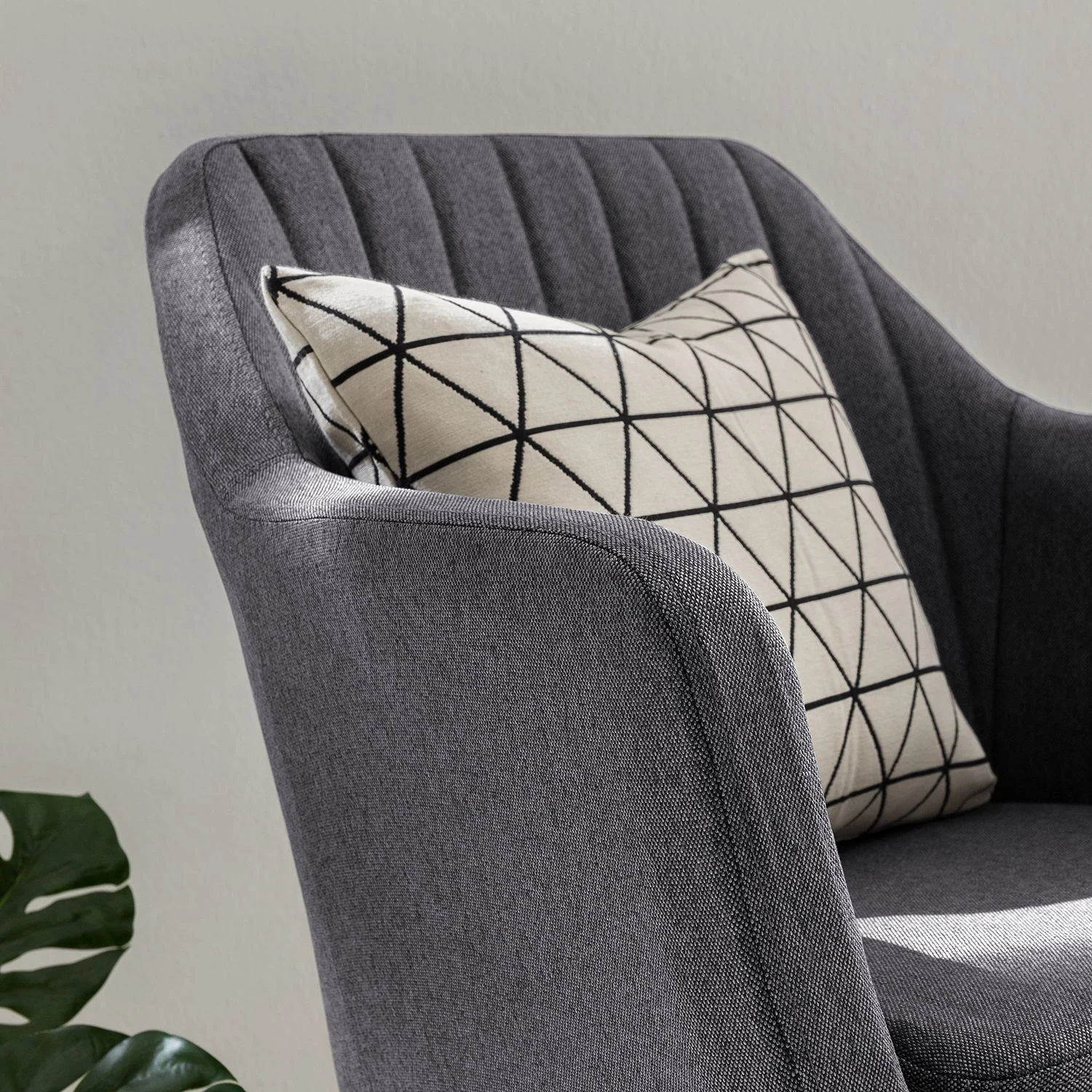 Mørteens Schaukelstuhl Leedy - Webstoff / Buche massiv - Dunkelgrau / Buche 8 Mørteens Schaukelstuhl Leedy - Webstoff / Buche massiv - Dunkelgrau / Buche – Bild 8