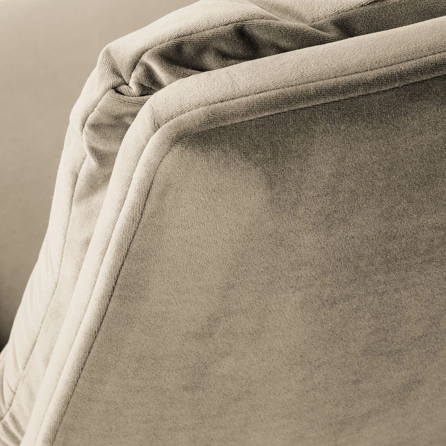 Studio Copenhagen Sessel Garbo IV - Samt Shyla: Beige - Schwarz 13 Studio Copenhagen Sessel Garbo IV - Samt Shyla: Beige - Schwarz – Bild 13