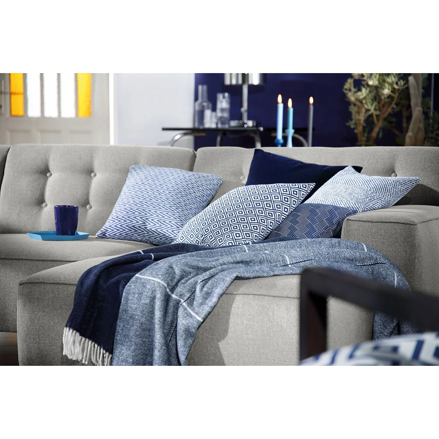 Tom Tailor Wohnlandschaft Nordic Chic - Webstoff - Granit - Longchair davorstehend rechts / Ottomane links - Höhenverstellbare Kopfstütze 10 Tom Tailor Wohnlandschaft Nordic Chic - Webstoff - Granit - Longchair davorstehend rechts / Ottomane links - Höhenverstellbare Kopfstütze – Bild 10