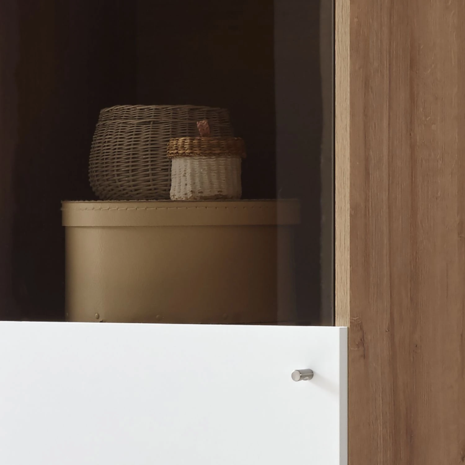 Norrwood Standvitrine Gyland - Matt Weiß / Eiche Riviera Dekor 7 Norrwood Standvitrine Gyland - Matt Weiß / Eiche Riviera Dekor – Bild 7