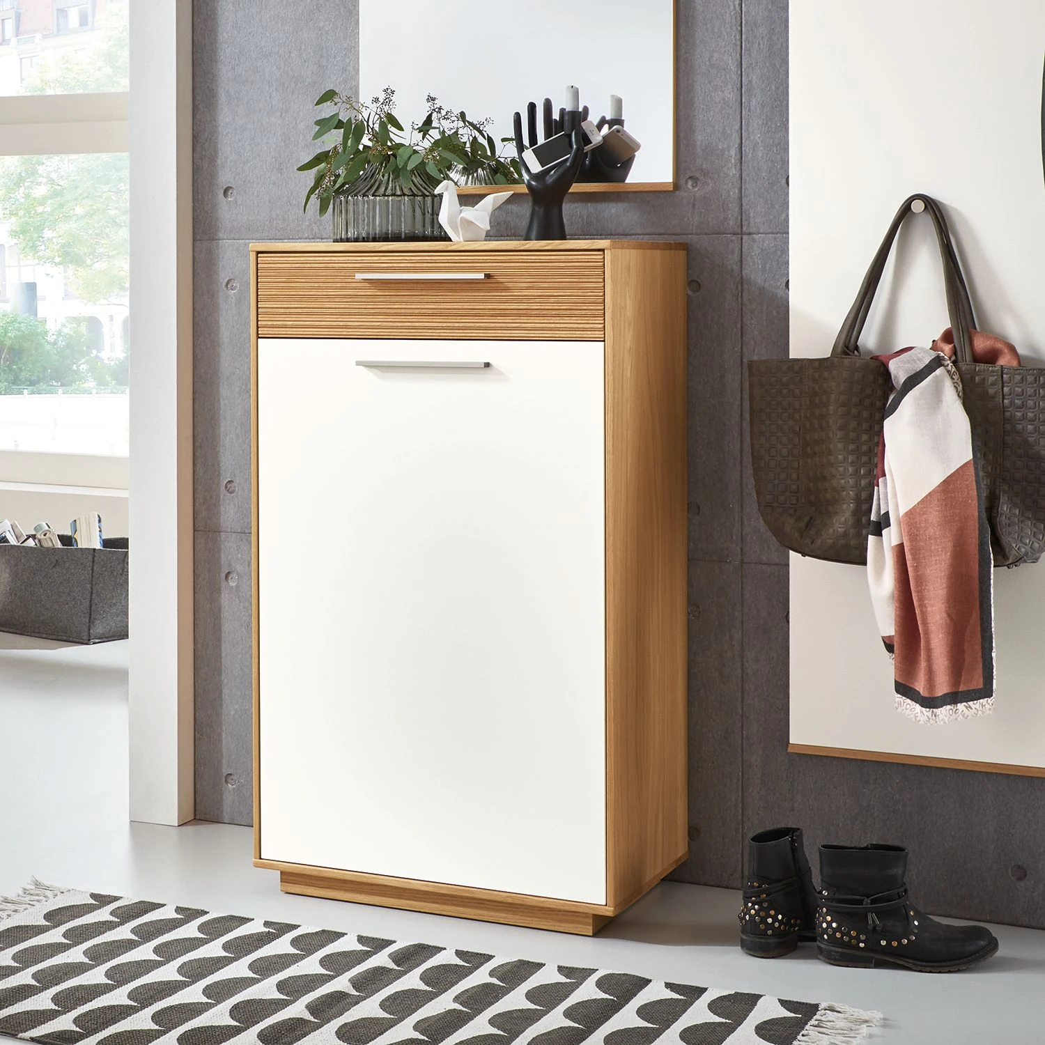 Voss Kommode Loveno II - Eiche teilmassiv / Metall - Türanschlag rechts - Weiß 2 Voss Kommode Loveno II - Eiche teilmassiv / Metall - Türanschlag rechts - Weiß – Bild 2