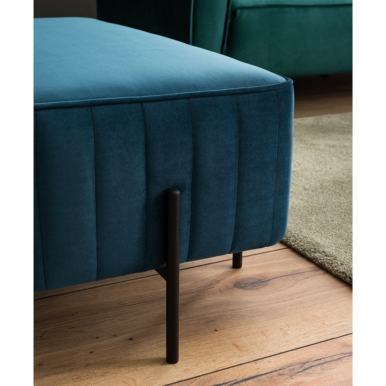 Jack & Alice Polsterhocker Raich I - Samt - Dunkelblau 7 Jack & Alice Polsterhocker Raich I - Samt - Dunkelblau – Bild 7