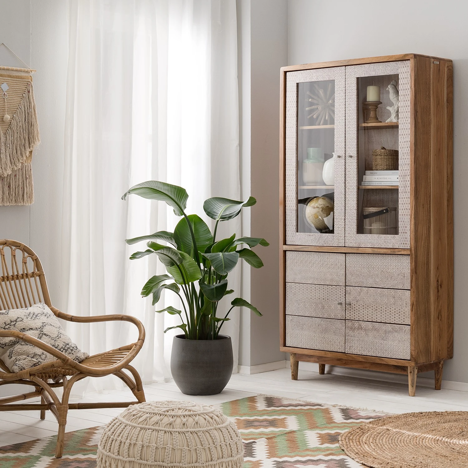 Ars manufacti Vitrinenschrank Buuda - Akazie massiv - Ecru / Akazie 2 Ars manufacti Vitrinenschrank Buuda - Akazie massiv - Ecru / Akazie – Bild 2