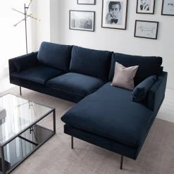 Jack & Alice Ecksofa Ellens III - Samt - Longchair davorstehend rechts -Wohnzimmermöbel boutique en ligne 1000183802 201103 11521000002 MOOD DETAILS P000000001000183802 mood