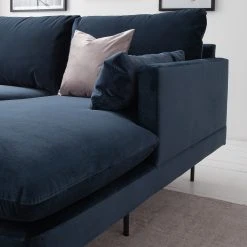 Jack & Alice Ecksofa Ellens III - Samt - Longchair davorstehend rechts -Wohnzimmermöbel boutique en ligne 1000183802 201103 11522900007 DETAILS P000000001000183802