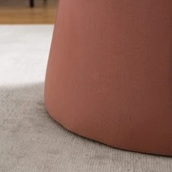 Mørteens Polsterhocker Alak - Samt - Mauve 21 Mørteens Polsterhocker Alak - Samt - Mauve -Wohnzimmermöbel boutique en ligne 1000183956 201102 06472200005 DETAILS P000000001000183956