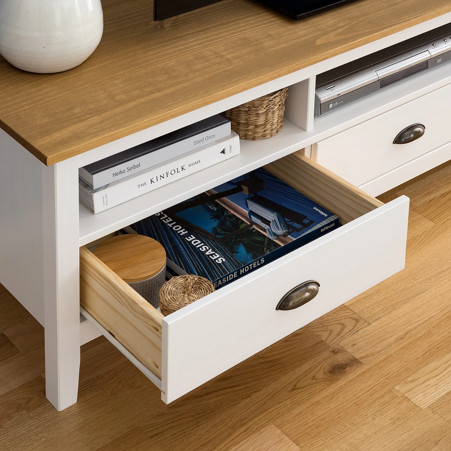 Maison Belfort TV-Lowboard Rivery - Kiefer massiv - Weiß 7 Maison Belfort TV-Lowboard Rivery - Kiefer massiv - Weiß – Bild 7