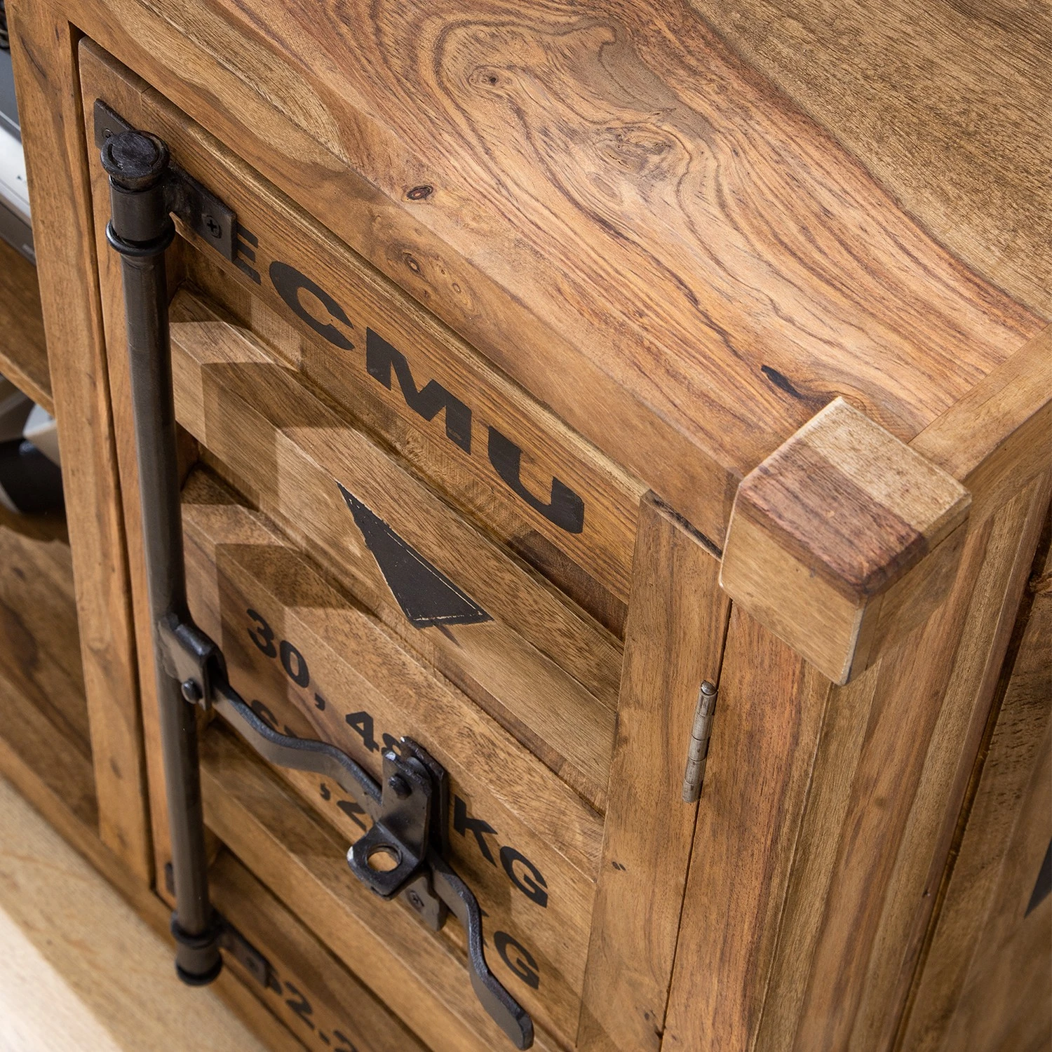 Wolf-Möbel TV-Lowboard Container - Sheesham massiv 21 Wolf-Möbel TV-Lowboard Container - Sheesham massiv – Bild 21