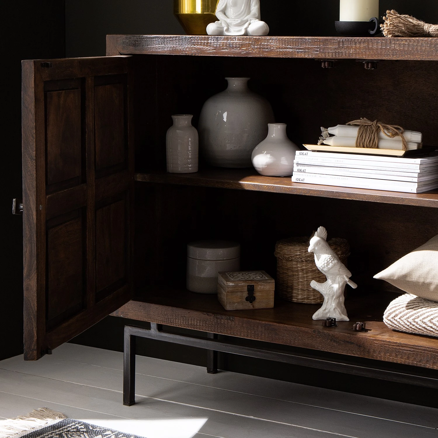 Wolf-Möbel Kommode Carving - Akazie massiv / Metall - Akazie / Schwarz 19 Wolf-Möbel Kommode Carving - Akazie massiv / Metall - Akazie / Schwarz – Bild 19