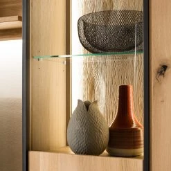 Naturoo Hängevitrine Doora - Asteiche teilmassiv - Asteiche Bianco / Graphit -Wohnzimmermöbel boutique en ligne 1000207362 200317 14293200119 DETAILS P000000001000207362