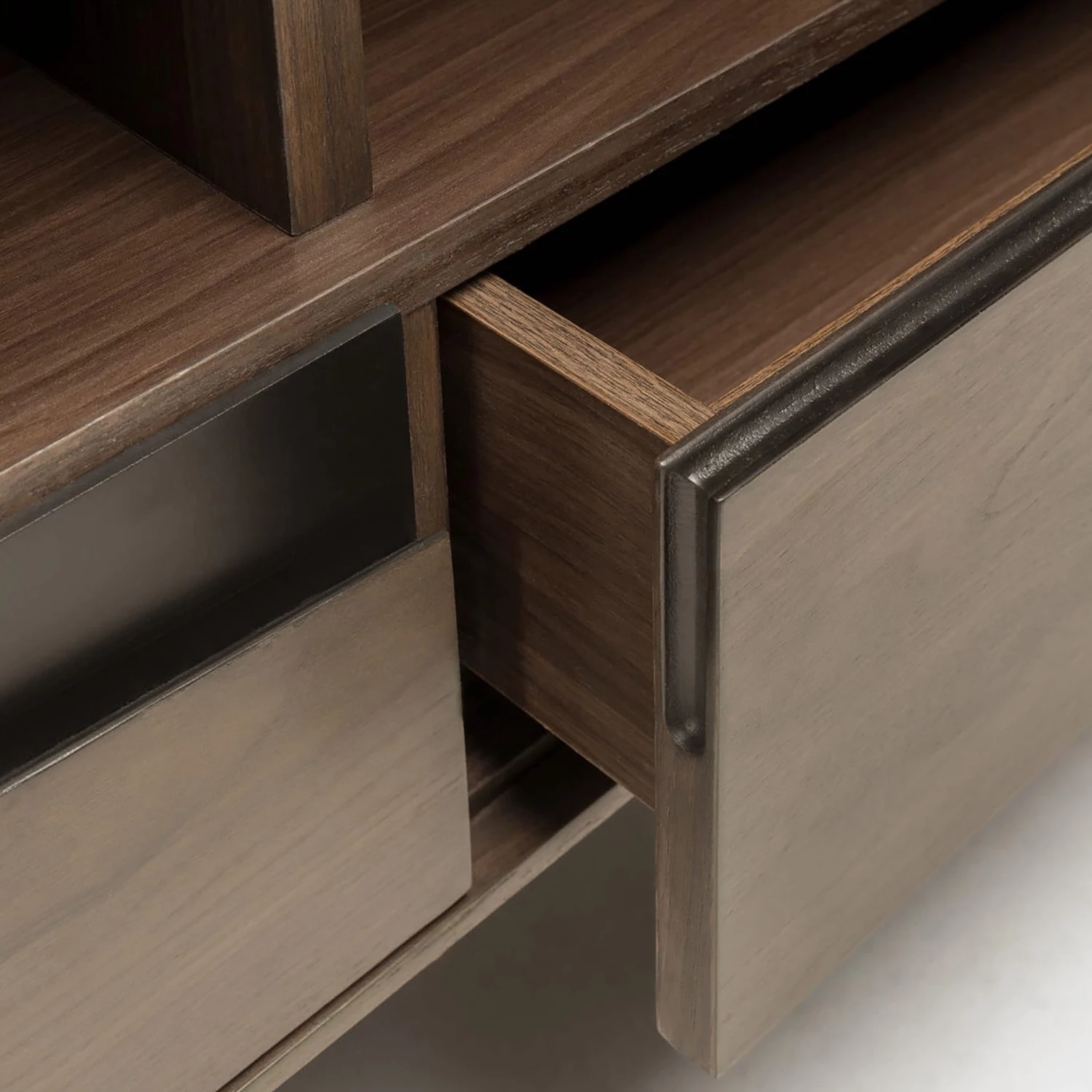 Red Living TV-Lowboard Kluuvi - Echtholzfurnier - Walnuss / Schwarz 8 Red Living TV-Lowboard Kluuvi - Echtholzfurnier - Walnuss / Schwarz – Bild 8