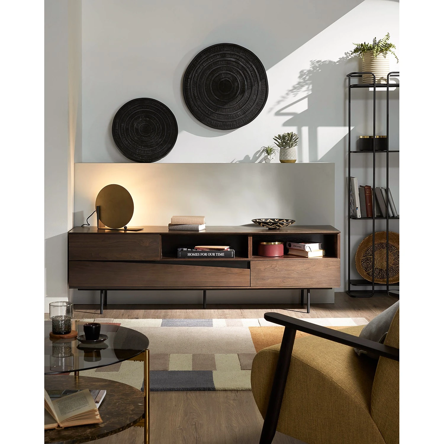 Red Living TV-Lowboard Kluuvi - Echtholzfurnier - Walnuss / Schwarz 2 Red Living TV-Lowboard Kluuvi - Echtholzfurnier - Walnuss / Schwarz – Bild 2