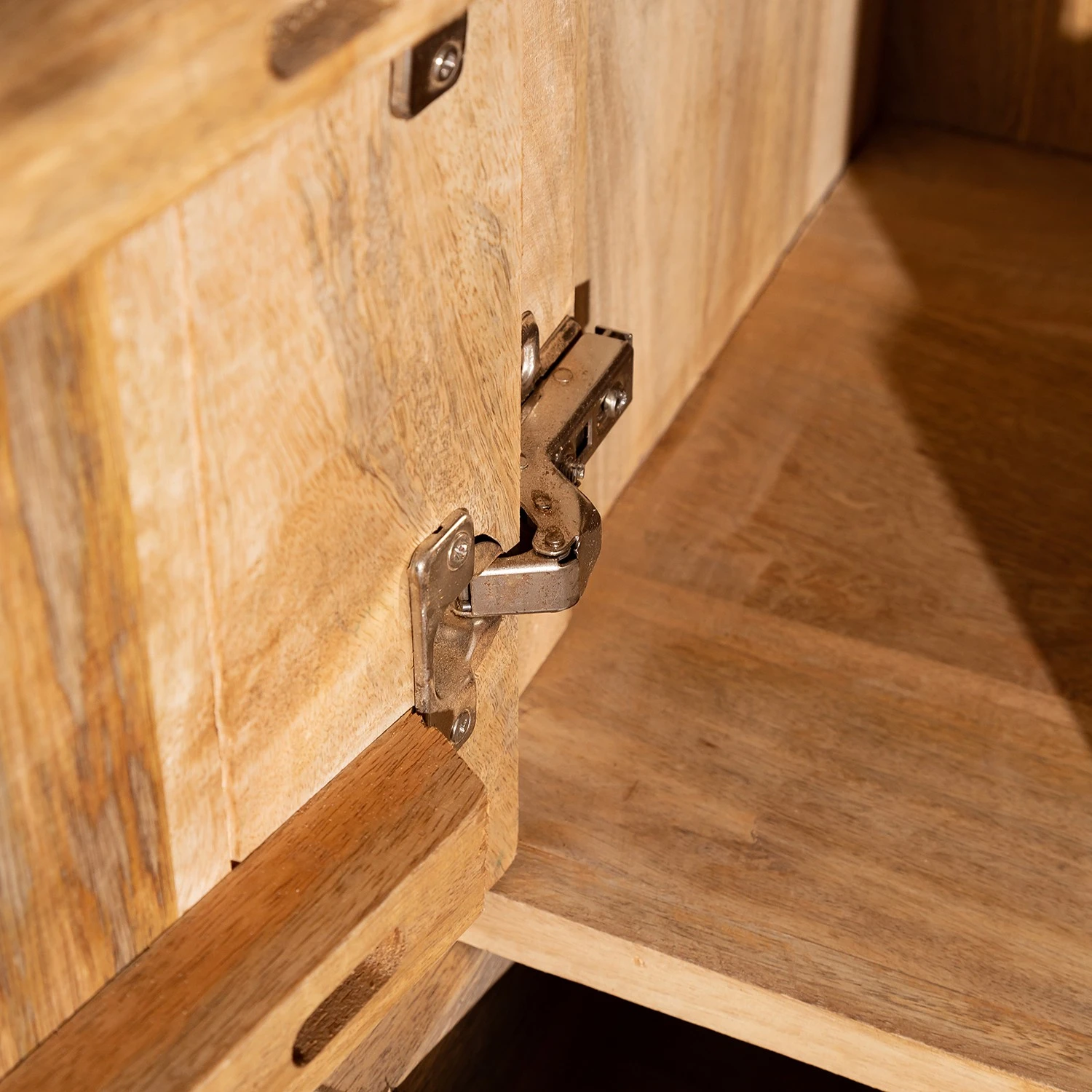 Red Living Kommode Latta - Mango massiv / Metall - Mango / Schwarz 9 Red Living Kommode Latta - Mango massiv / Metall - Mango / Schwarz – Bild 9