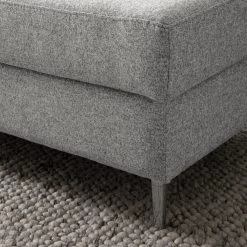 Studio Copenhagen Wohnlandschaft COSO Classic+ - Webstoff Inze: Hellgrau - Longchair davorstehend rechts / Ottomane links - Bettkasten - Chrom glänzend 38 Studio Copenhagen Wohnlandschaft COSO Classic+ - Webstoff Inze: Hellgrau - Longchair davorstehend rechts / Ottomane links - Bettkasten - Chrom glänzend -Wohnzimmermöbel boutique en ligne 1000212027 200923 09521100725 DETAILS P000000001000212027