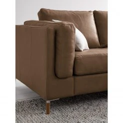 Studio Copenhagen Ecksofa COSO Classic+ mit Ottomane - Echtleder Taru: Nougat - Breite: 245 cm - Ottomane davorstehend rechts - Bettkasten - Eiche Dunkel 44 Studio Copenhagen Ecksofa COSO Classic+ mit Ottomane - Echtleder Taru: Nougat - Breite: 245 cm - Ottomane davorstehend rechts - Bettkasten - Eiche Dunkel -Wohnzimmermöbel boutique en ligne 1000212869 201008 13335600236 DETAILS P000000001000212869