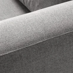 Studio Copenhagen 3-Sitzer Sofa COSO Classic - Webstoff Milan: Hellgrau - Buche 32 Studio Copenhagen 3-Sitzer Sofa COSO Classic - Webstoff Milan: Hellgrau - Buche -Wohnzimmermöbel boutique en ligne 1000212980 200827 12380600027 DETAILS P000000001000212980