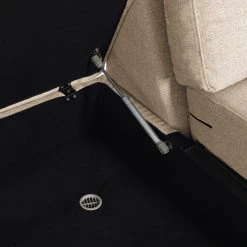 Studio Copenhagen Ecksofa COSO Classic mit Ottomane - Webstoff Milan: Beige - Breite: 238 cm - Ottomane davorstehend links - Bettkasten - Esche -Wohnzimmermöbel boutique en ligne 1000213552 200901 11294400459 DETAILS P000000001000213552