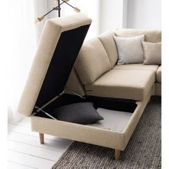 Studio Copenhagen Ecksofa COSO Classic mit Ottomane - Webstoff Milan: Beige - Breite: 238 cm - Ottomane davorstehend links - Bettkasten - Esche -Wohnzimmermöbel boutique en ligne 1000213552 201103 12350700201 DETAILS P000000001000213552