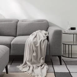 Studio Copenhagen Sofa Berrie (2-Sitzer) - Webstoff Milan: Hellgrau -Wohnzimmermöbel boutique en ligne 1000217241 210208 16100700074 DETAILS P000000001000217241