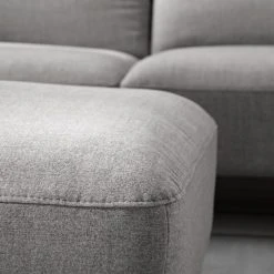 Studio Copenhagen Polsterhocker Berrie - Webstoff Milan: Hellgrau 19 Studio Copenhagen Polsterhocker Berrie - Webstoff Milan: Hellgrau -Wohnzimmermöbel boutique en ligne 1000217333 210202 11080700024 DETAILS P000000001000217333