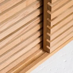 Studio Copenhagen TV-Lowboard Saido - Esche massiv 47 Studio Copenhagen TV-Lowboard Saido - Esche massiv -Wohnzimmermöbel boutique en ligne 1000218017 210429 08220000006 DETAILS P000000001000218017