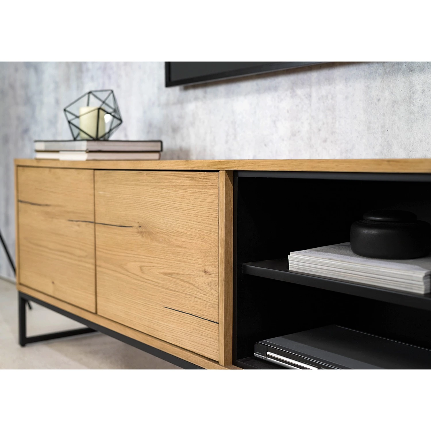 Studio Copenhagen TV-Lowboard Flox II - Echtholzfurnier / Metall - Eiche / Schwarz 14 Studio Copenhagen TV-Lowboard Flox II - Echtholzfurnier / Metall - Eiche / Schwarz – Bild 14