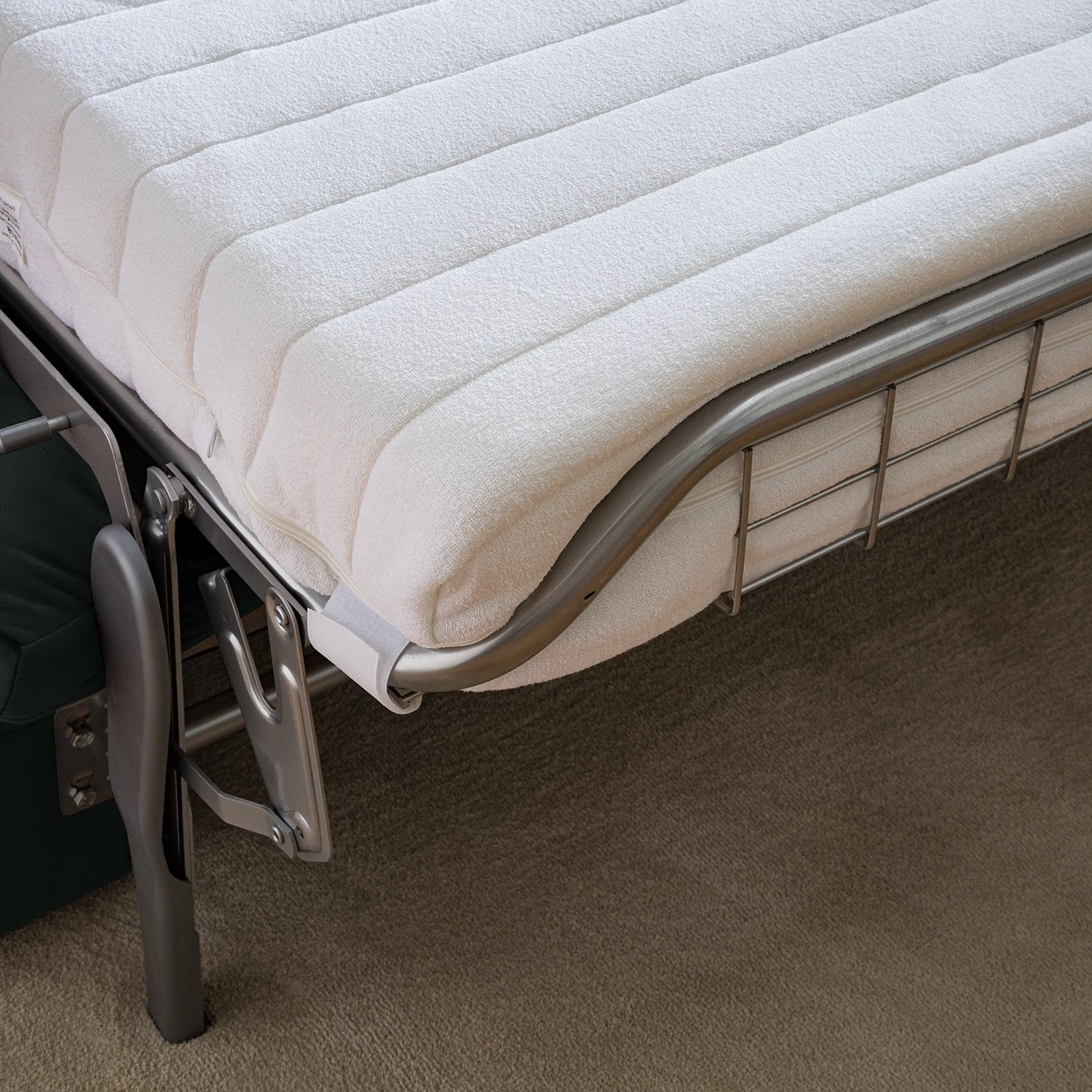 Jack & Alice Schlafsofa Teresina - Samt - Grau - Breite: 192 cm - Ausrichtung rechts 18 Jack & Alice Schlafsofa Teresina - Samt - Grau - Breite: 192 cm - Ausrichtung rechts – Bild 18